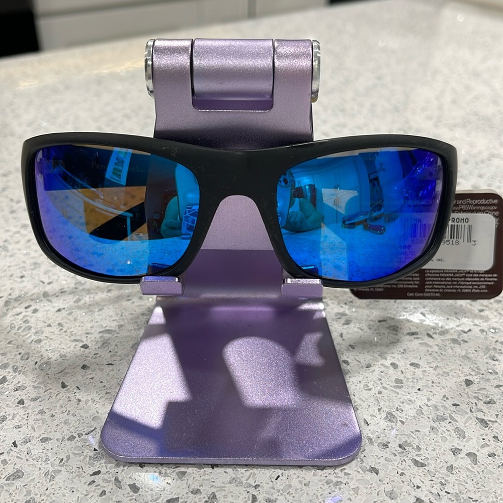 NWT PANAMA JACK POLARIZED BLACK, BLUE LENSES SCRATCH & IMPACT-RESISTANT 100% UVA